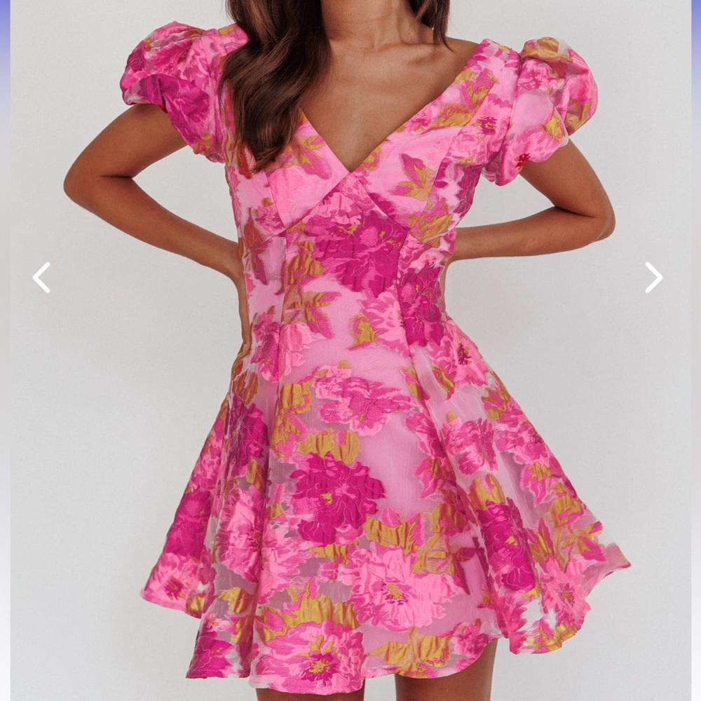 NWT Showpo BRAILEY JACQUARD MINI DRESS - PUFF SLEEVE DRESS IN PINK 💕🌸